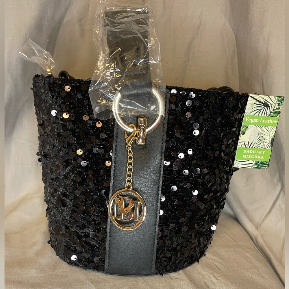 NWT Badgley Mischka Sequin Black Bucket Bag With Crossbody